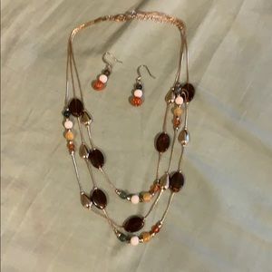 Pretty necklace And earring set.